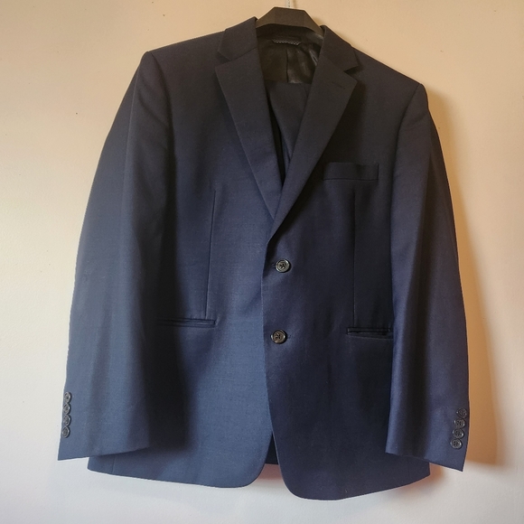 Lauren Ralph Lauren Men's Blue Wool Blend Suit Size 42S EUC - Picture 1 of 13